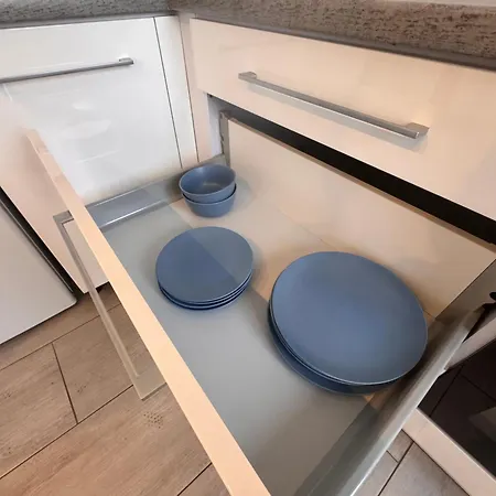 Lesne Apartment *